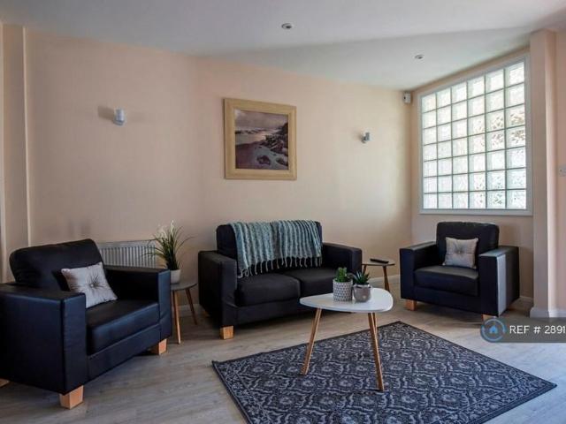 Room for rent in Sheerwater, Woking