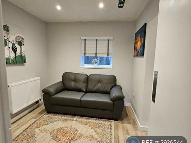 Room for rent in Lee Bank, Greater Manchester