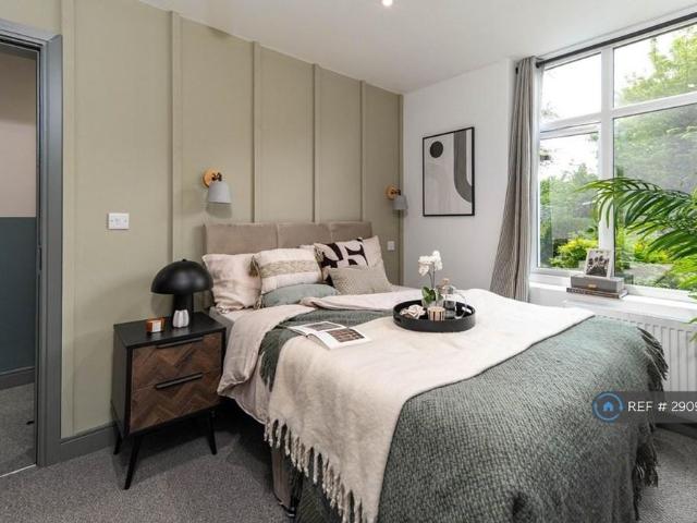 Room for rent in Buckley Wells, Bury