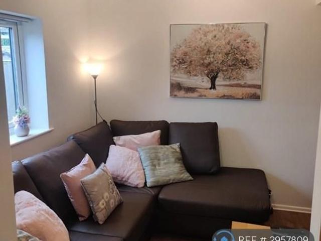 Room for rent in Roby Mill, Lancashire