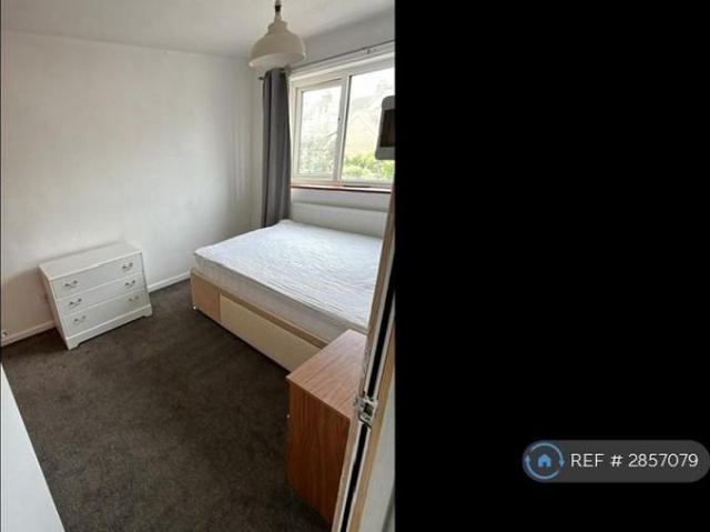 Room for rent in The Image, Pouchen End