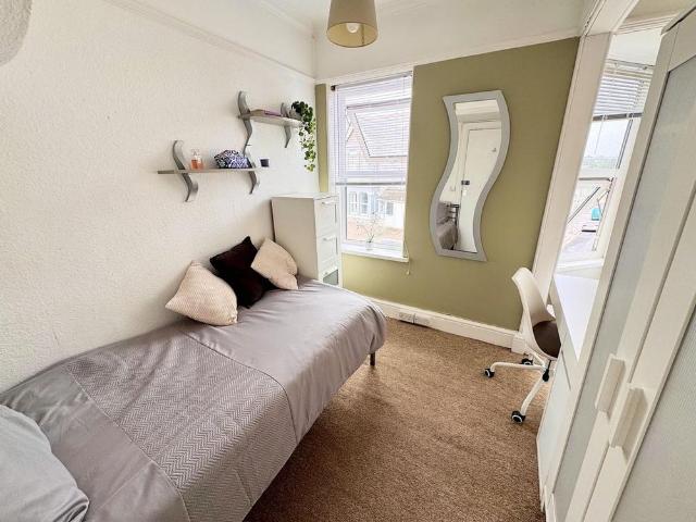 Room for rent in Greenbank, Plymouth
