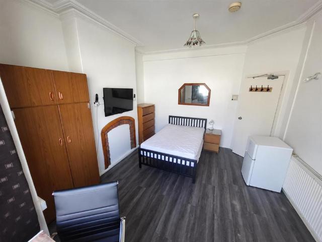 Room for rent in Hencastel, Bridgend