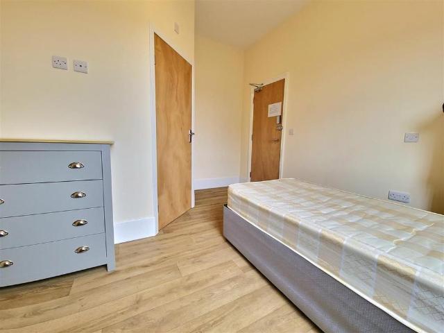 Room for rent in Westbrook, Acol