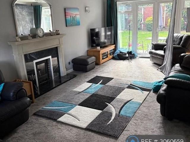 Room for rent in Denham, Gerrards Cross and Chalfonts Community Board, Chalfont St. Peter