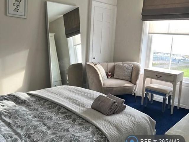 Room for rent in West Cliff, Acol