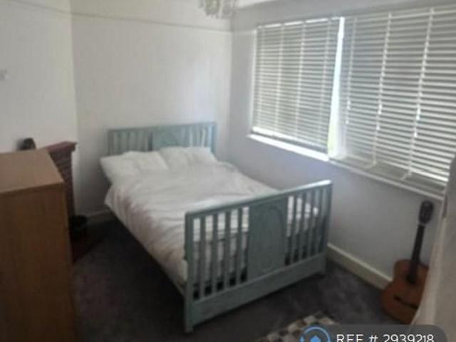 Room for rent in Woodcote Green, Greater London