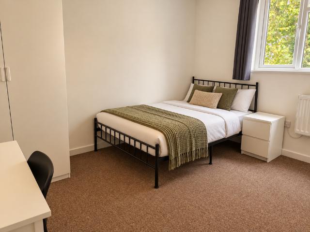 Room for rent in Vinney Green, Kingswood