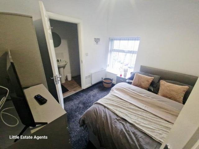 Room for rent in St Helens
