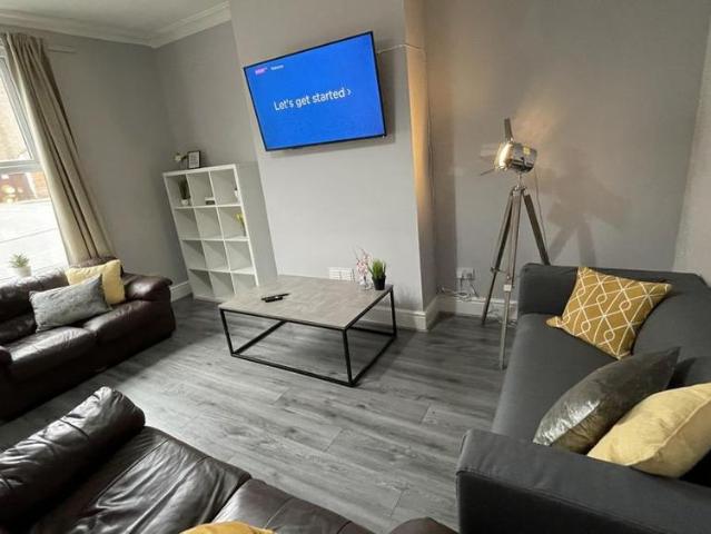 Room for rent in Northgate Village, Two Mills