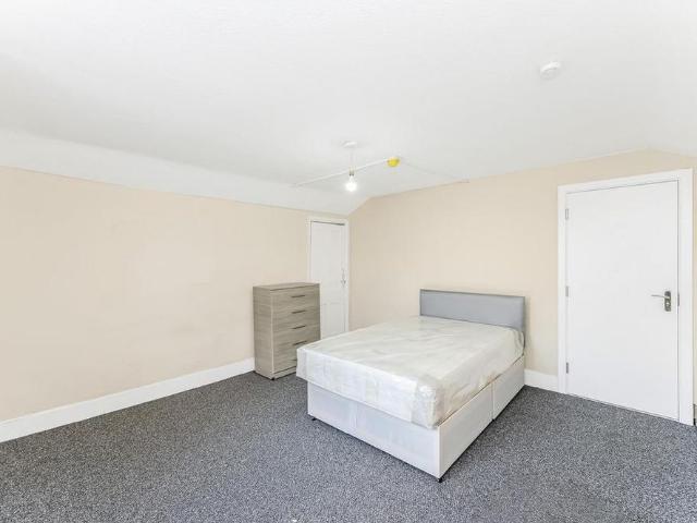 Room for rent in Woodford Green, Greater London