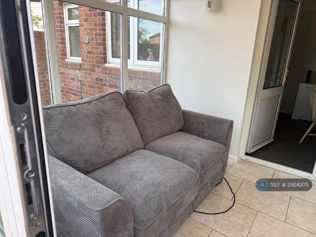Room for rent in Leegomery, Telford