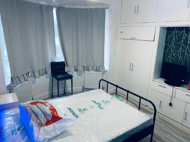 Room for rent in Wolvercote, The Slade
