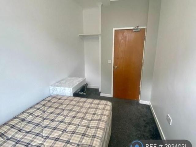 Room for rent in Falcon Lodge, Wales