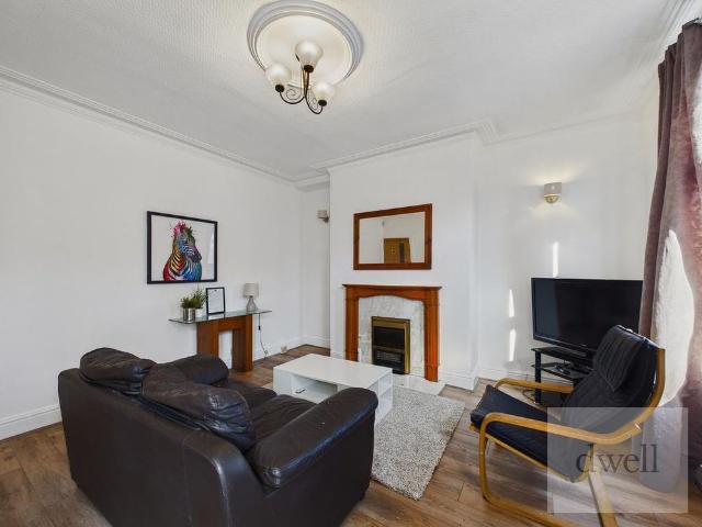 Room for rent in Camp Field, Leeds