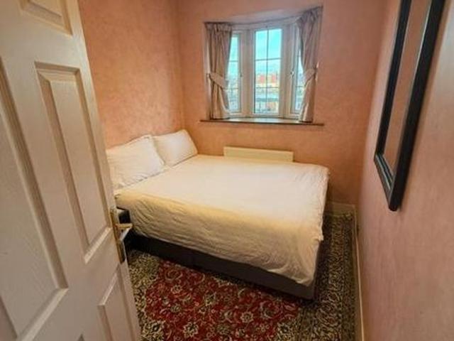 Room for rent in London Borough of Ealing, Greater London