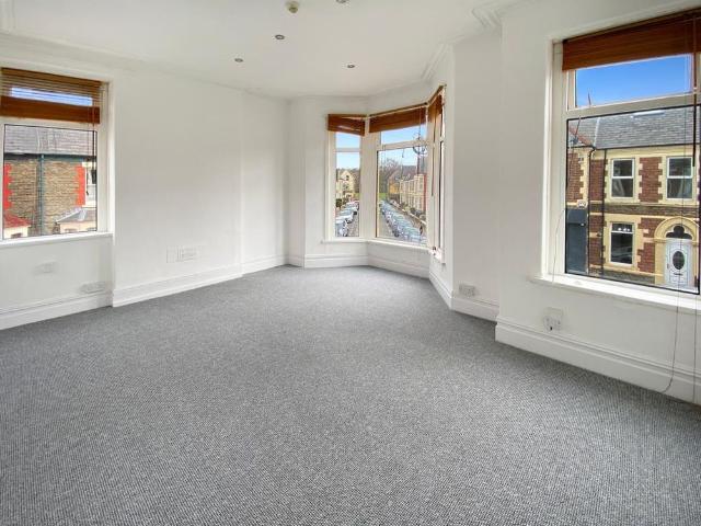 Room for rent in Plasnewydd, Falcon Lodge
