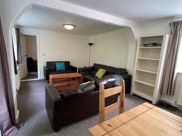 Room for rent in Hales Place, The Bridge