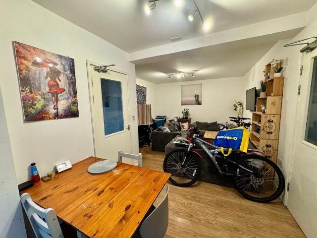Room for rent in Attenborough, East Midlands