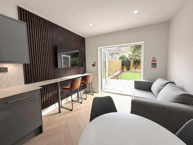 Room for rent in Southend City Centre Neighbourhood, Southend-on-Sea