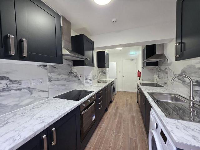 Room for rent in New Town, Monks Orchard