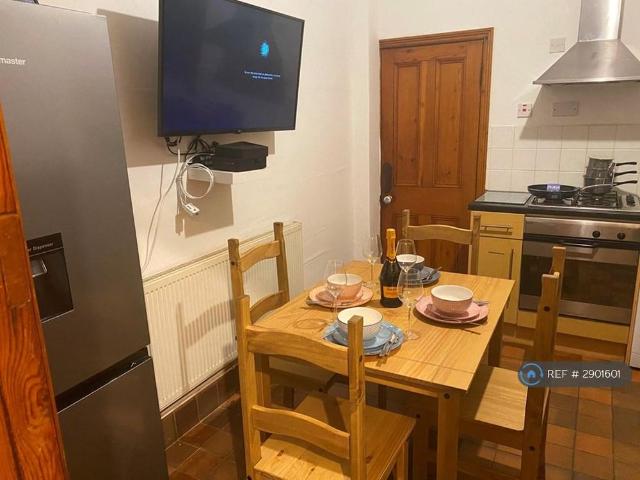 Room for rent in Highfields, Old Wharf