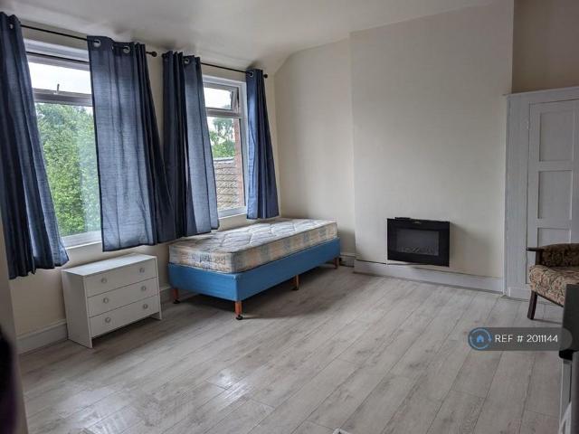 Room for rent in Spon End, West Midlands