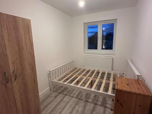 Room for rent in South Hornchurch, Greater London