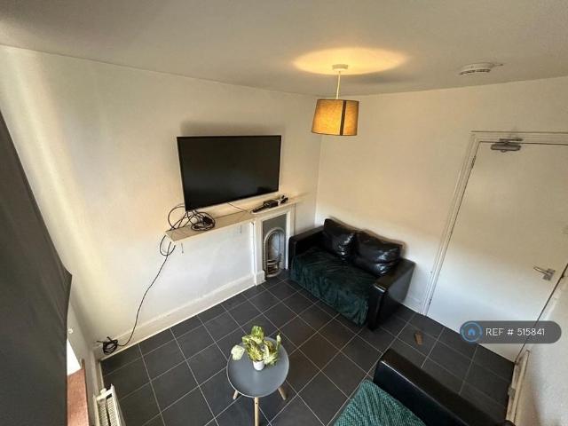 Room for rent in Phippsville, Northampton