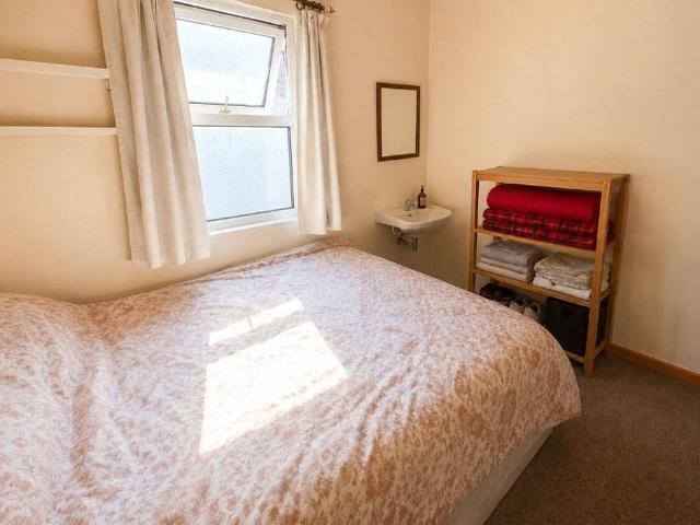Room for rent in Great Boughton, Two Mills
