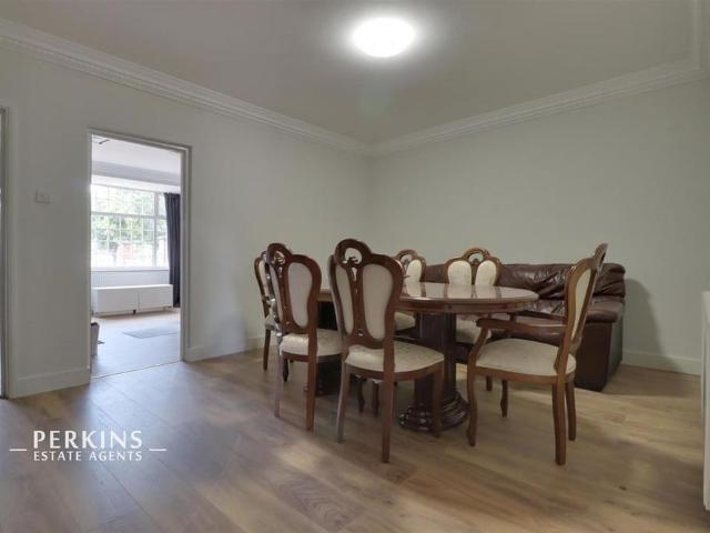 Room for rent in London Borough of Ealing, Greenford