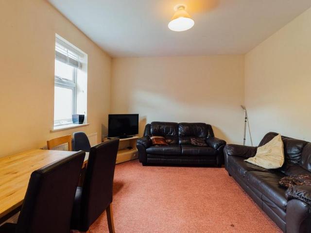Room for rent in Elmfield, Leicestershire