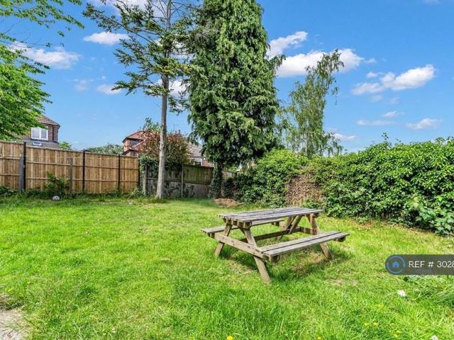 Room for rent in Beckett Park, Headingley