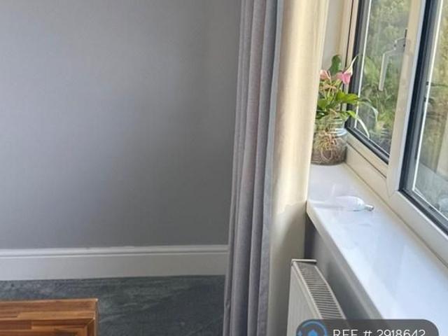 Room for rent in Nailsea, North Somerset