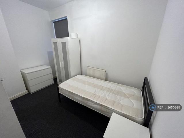 Room for rent in Huyton, Knowsley