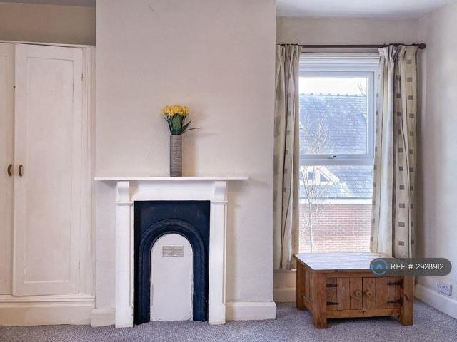 Room for rent in Golden Valley, Gloucestershire