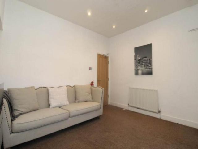 Room for rent in Kirkstall, West Yorkshire