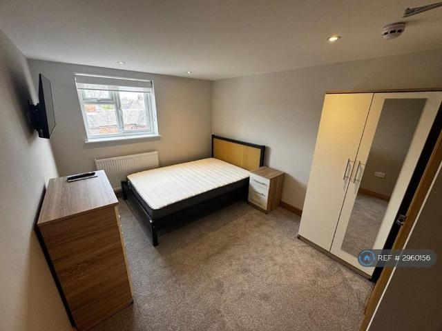 Room for rent in Baswich, Staffordshire