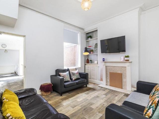 Room for rent in Burley, West Yorkshire