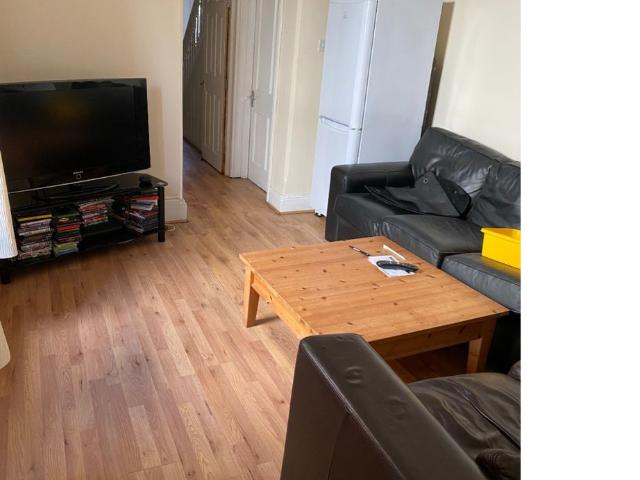 Room for rent in Newtown, Reading