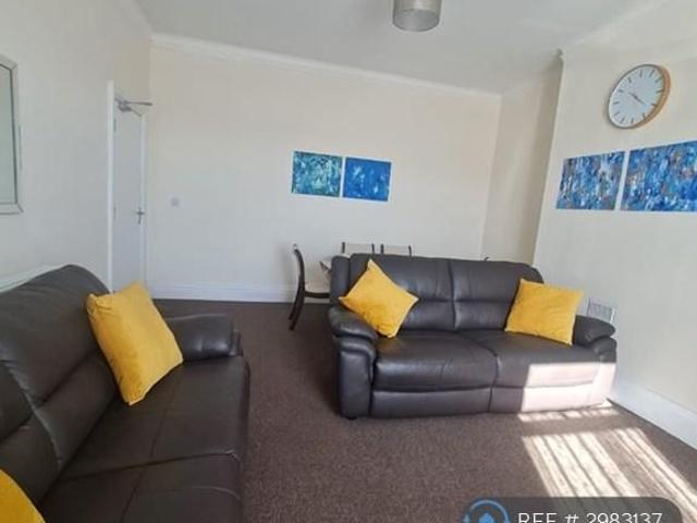Room for rent in Durkar, West Yorkshire