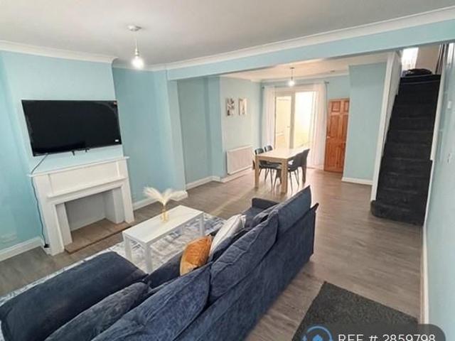 Room for rent in Brompton, Gillingham