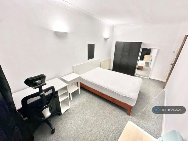 Room for rent in London Borough of Ealing, Greater London
