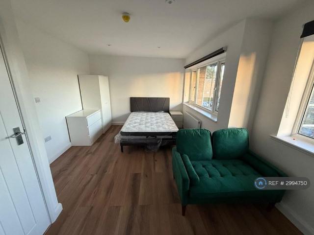 Room for rent in Watford Rural, Batchworth