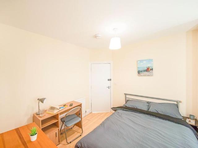 Room for rent in Round Hill, Brighton & Hove