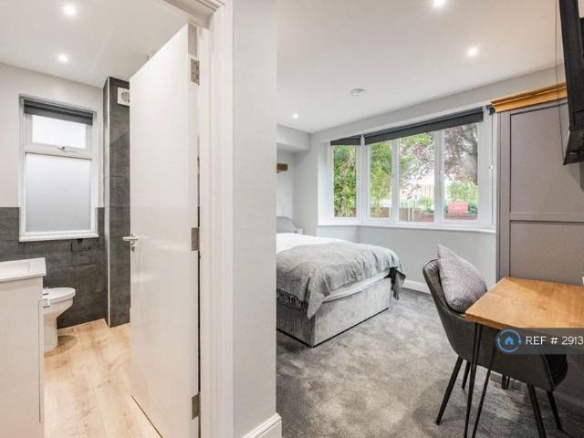 Room for rent in Earlham Rise, East Bank