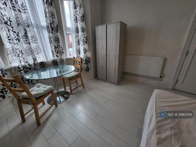 Room for rent in Stoke, Stoke-on-Trent