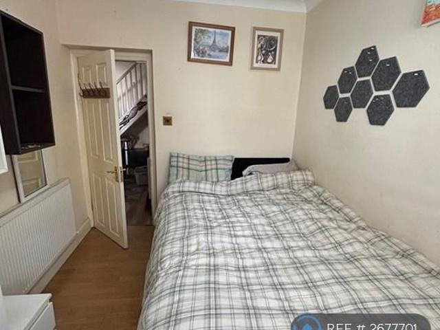 Room for rent in Hayes, Greater London