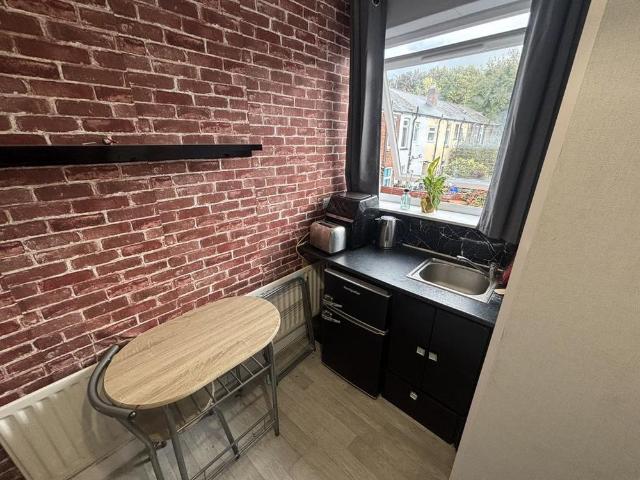 Room for rent in Malin Bridge, Sheffield