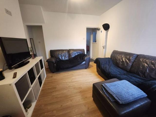 Room for rent in St John's, Worcestershire